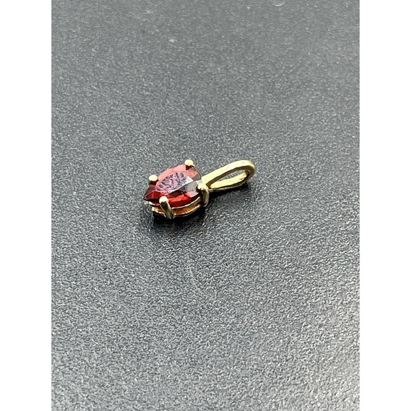Estate 10k Yellow Solid Gold Pear Teardrop Shape Dark Red Garnet January Pendant - Picture 3 of 11